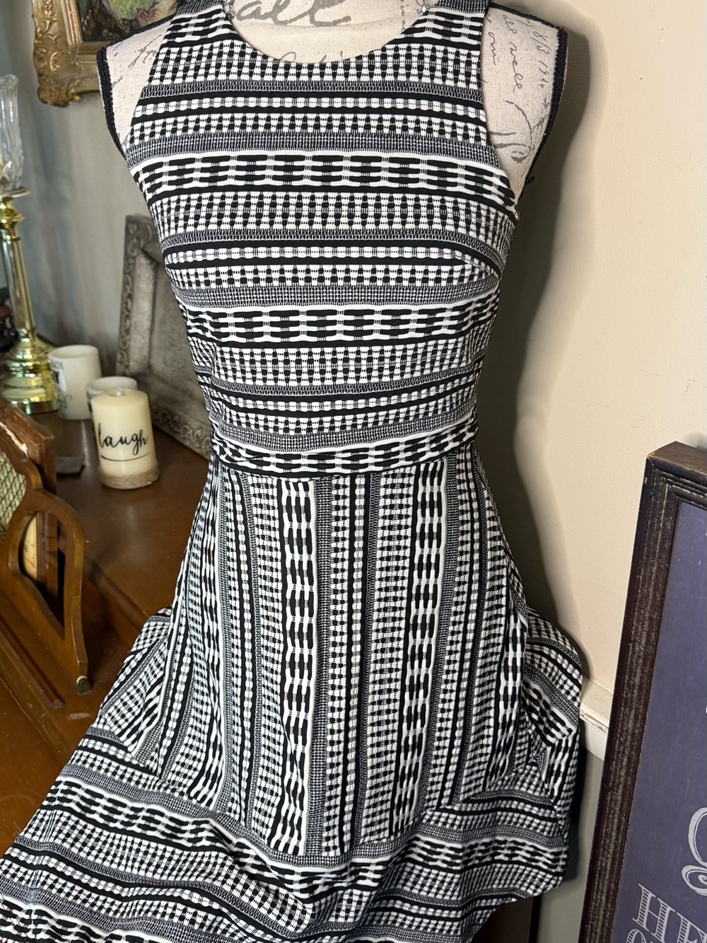 NWT LOFT Black White Geo Print Sleeveless A-Line Dress | Size 0 80.00 - Picture 3 of 4